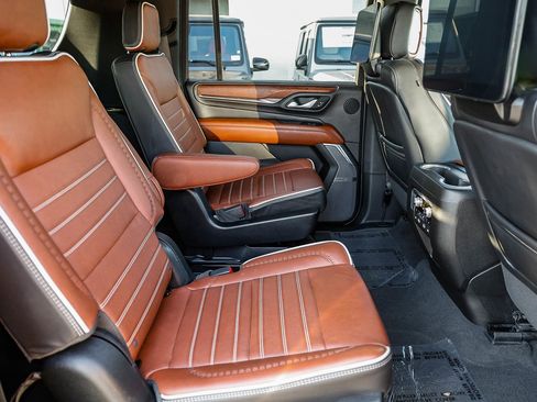 Used 2024 GMC Yukon XL Denali Ultimate image 18