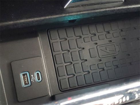 Used 2022 Ford Expedition Max Limited image 29