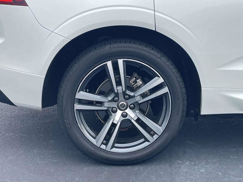 Used 2020 Volvo XC60 T5 Momentum w/ Protection Package Premier FWD image 9
