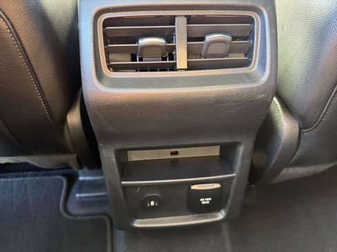 Used 2024 Ford Edge Titanium image 5