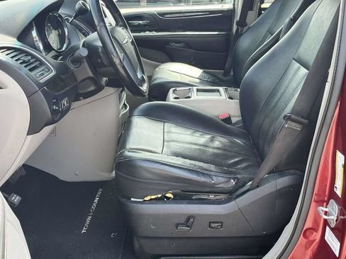 Used 2012 Chrysler Town & Country Touring w/ Entertainment Group #1 FWD image 13