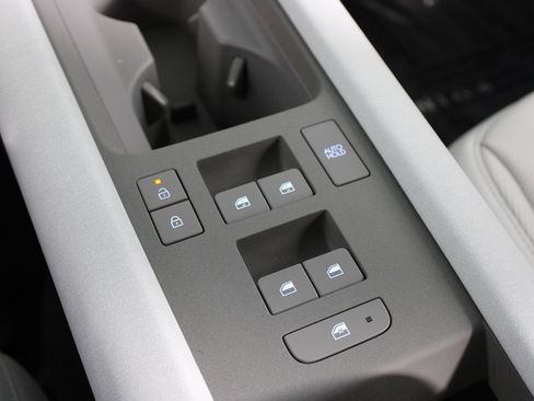 Used 2023 Hyundai Ioniq 6 SEL RWD image 17