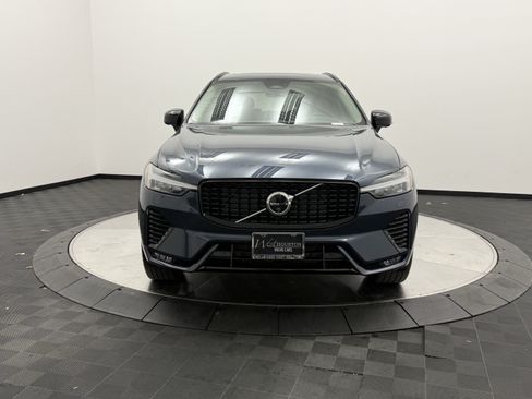 Certified 2025 Volvo XC60 B5 Plus AWD/4WD image 2