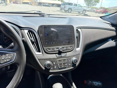 Used 2022 Chevrolet Malibu LT FWD image 13