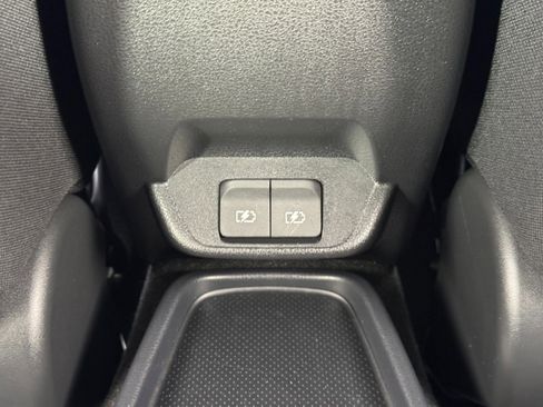 Used 2025 Nissan Leaf S image 28