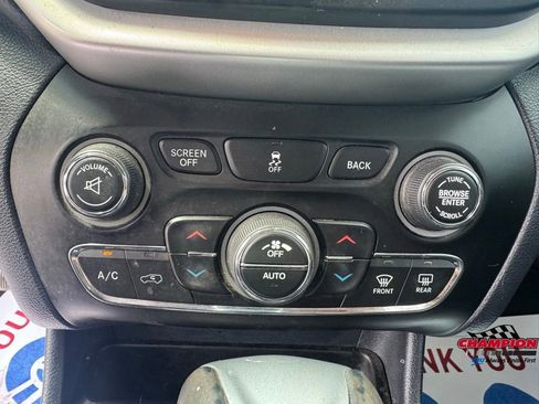 Used 2014 Jeep Cherokee Limited w/ Technology Group image 23