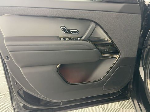 Used 2023 Land Rover Range Rover Sport SE Dynamic image 12