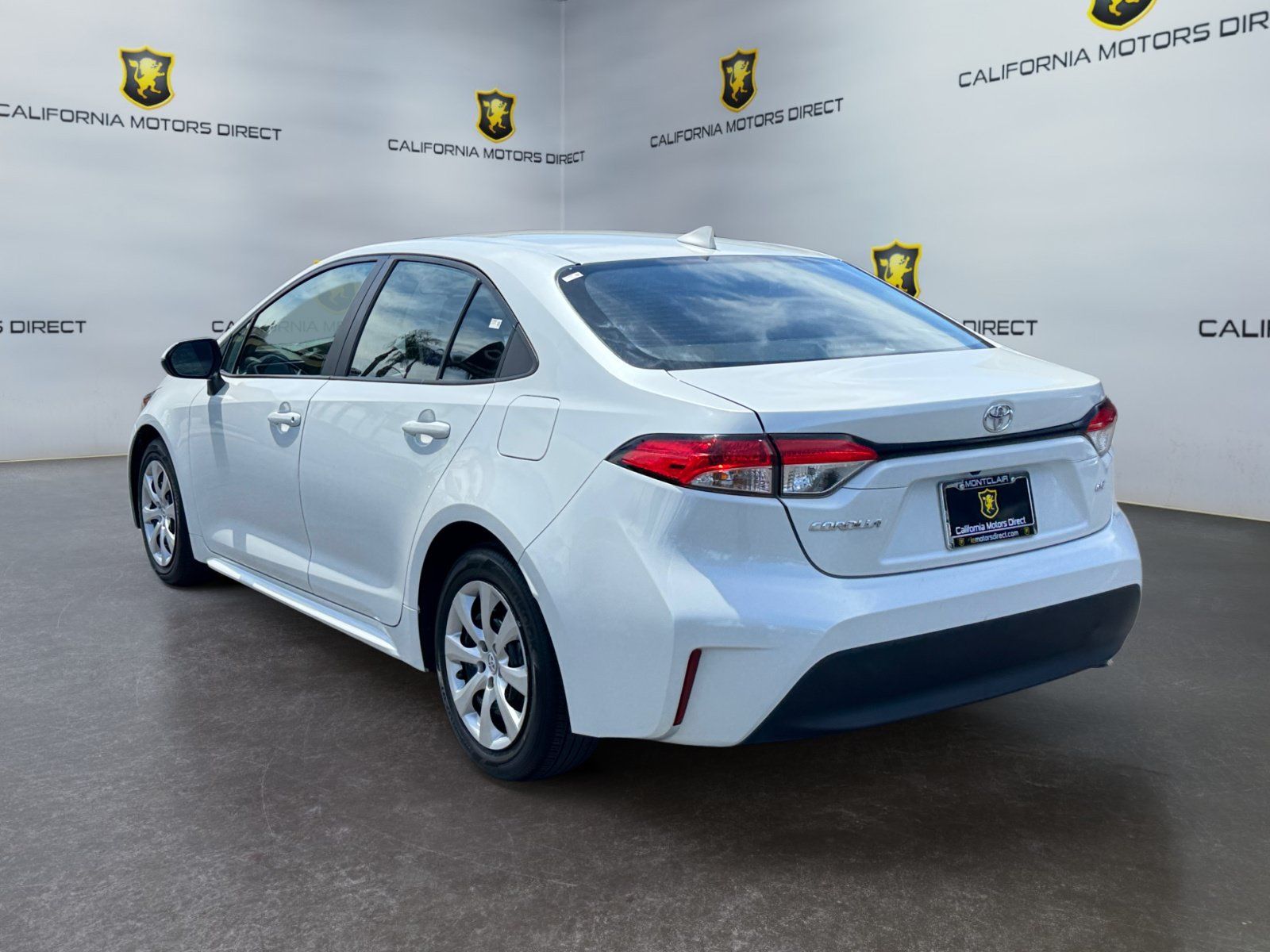 Used 2025 Toyota Corolla LE FWD image 3