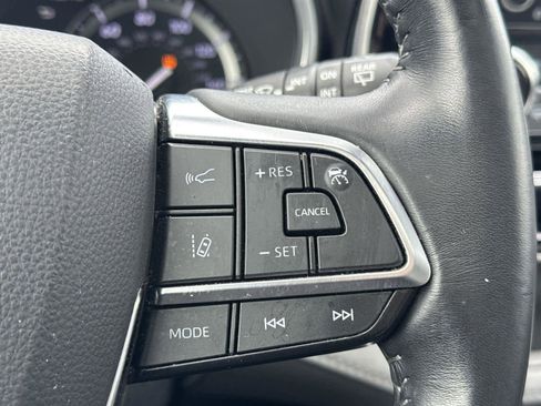 Used 2020 Toyota Highlander XLE image 20