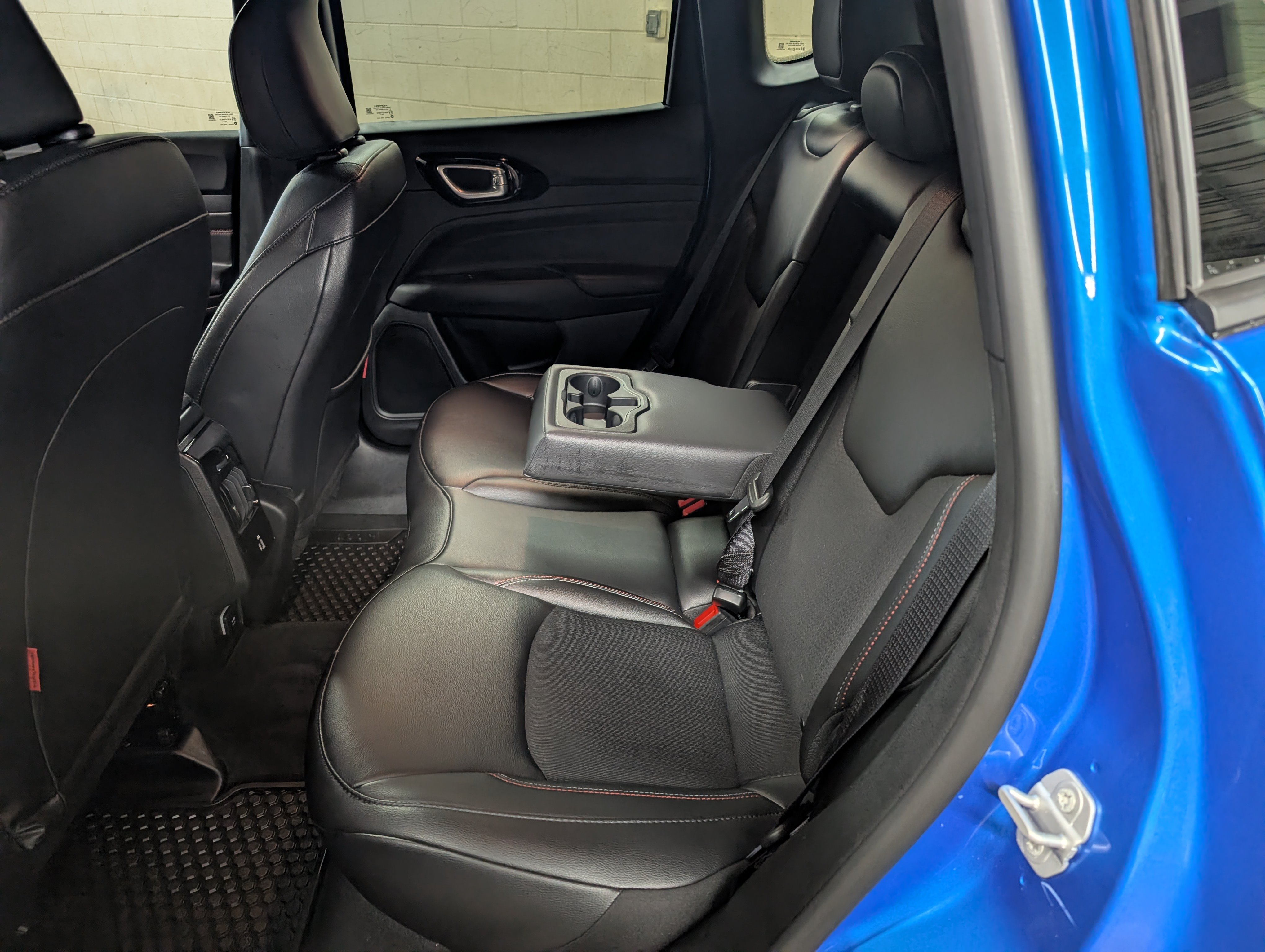 Used 2026 Jeep Compass Trailhawk AWD/4WD image 13