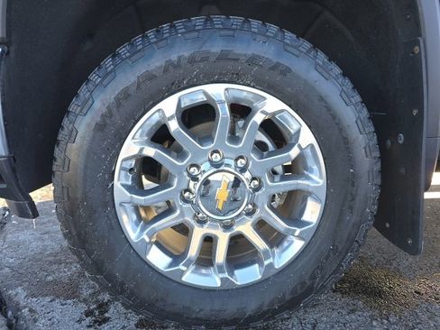 Used 2024 Chevrolet Silverado 2500 LTZ w/ LTZ Plus Package image 10