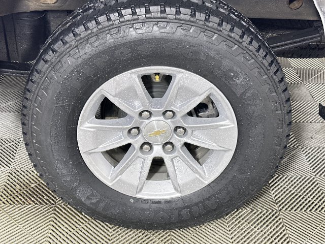 Used 2023 Chevrolet Silverado 1500 LT AWD/4WD image 34
