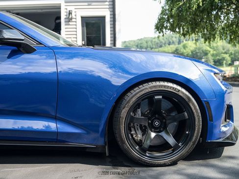 Used 2021 Chevrolet Camaro ZL1 RWD image 11