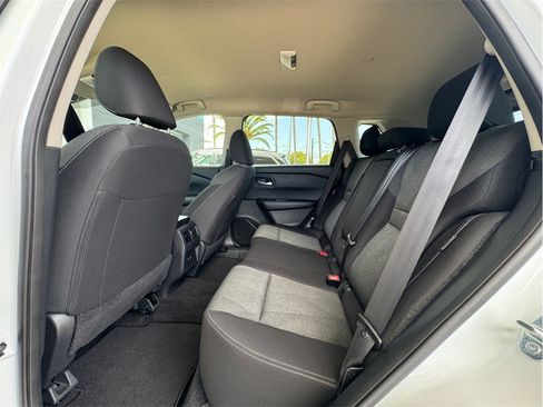 Used 2024 Nissan Rogue SV AWD/4WD image 20