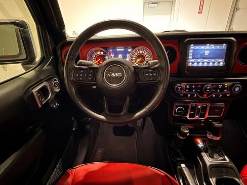 Used 2018 Jeep Wrangler Unlimited Sport S AWD/4WD image 28