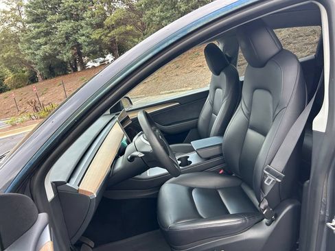 Used 2023 Tesla Model Y Long Range AWD/4WD image 39