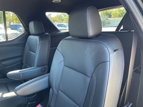 Used 2023 Chevrolet Traverse LT image 43