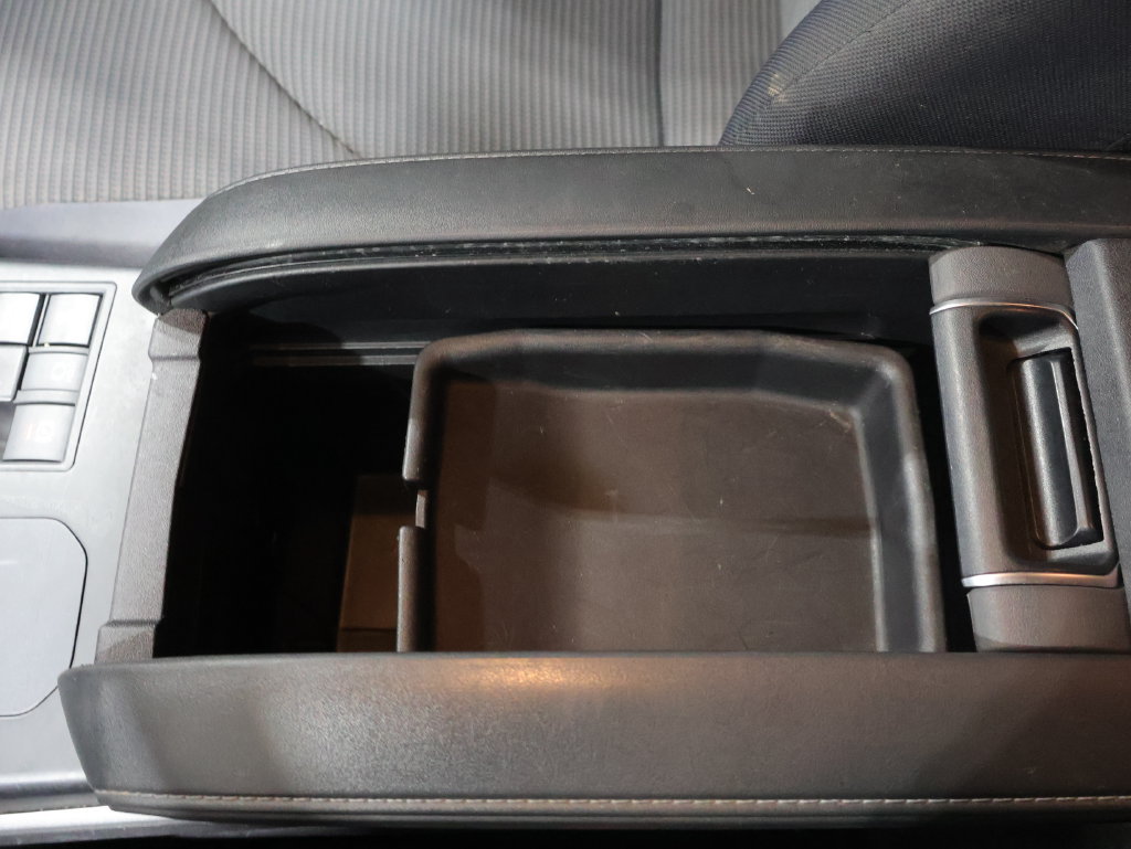 Used 2024 Toyota Highlander LE FWD image 31