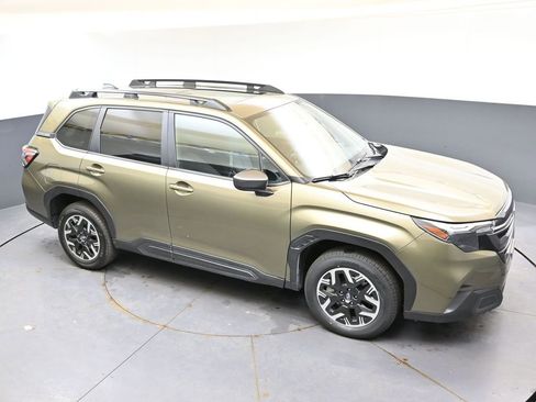 Certified 2025 Subaru Forester Premium AWD/4WD image 43