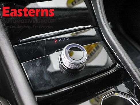 Used 2023 Jeep Grand Cherokee L Laredo image 13