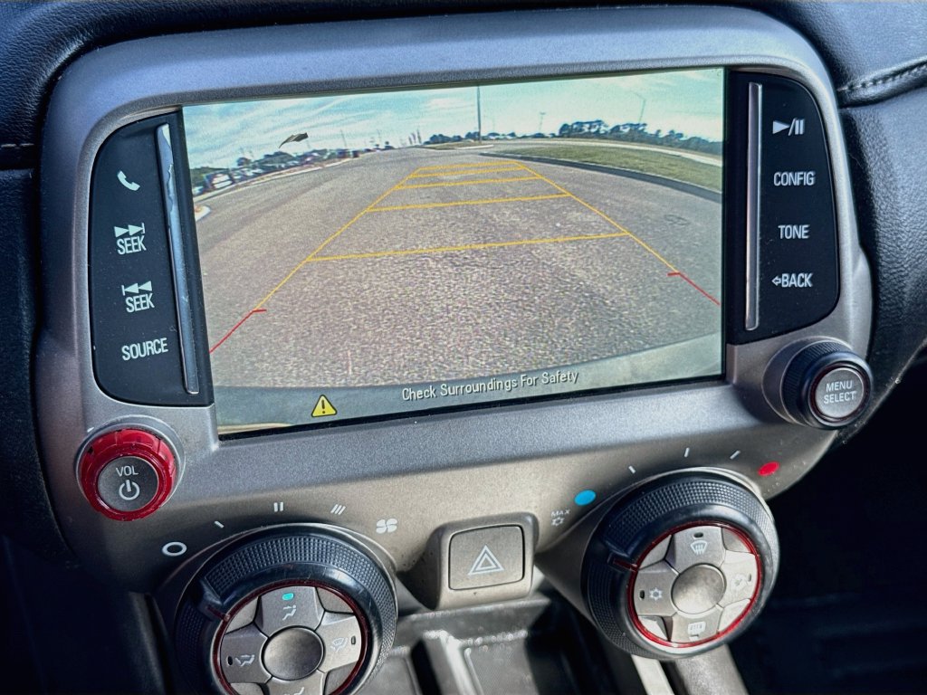 Used 2015 Chevrolet Camaro LT RWD image 14