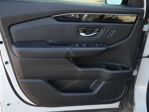 Used 2023 Honda Pilot EX-L image 11