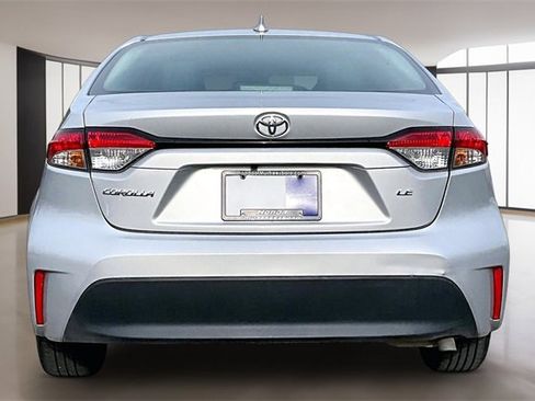 Used 2024 Toyota Corolla LE image 5