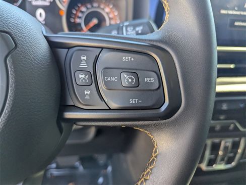 Used 2024 Jeep Gladiator Sport image 27