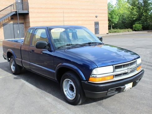 Used 2003 Chevrolet S10 Pickup 2WD Extended Cab image 1