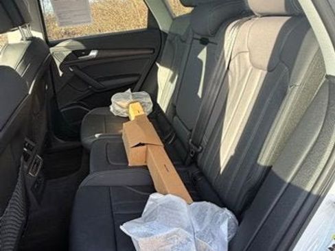 Used 2025 Audi Q5 e Premium Plus w/ Premium Plus Package image 10