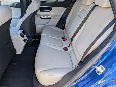 Used 2025 Mercedes-Benz GLC 350e 4MATIC image 19