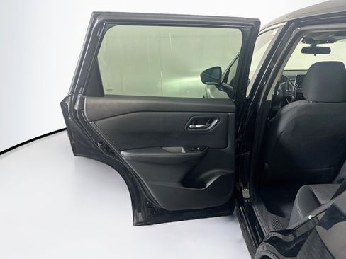 Used 2025 Nissan Rogue SV FWD image 26