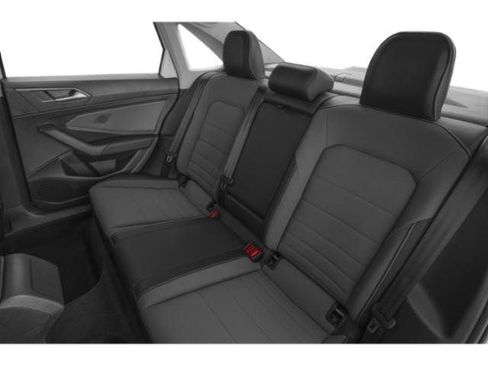 Used 2025 Volkswagen Jetta SE FWD image 13