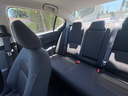 Used 2025 Nissan Altima 2.5 SV FWD image 39