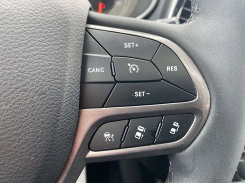 Certified 2022 Jeep Cherokee Limited image 29