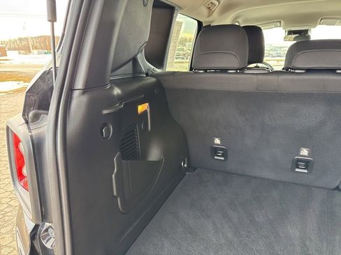 Used 2021 Jeep Renegade Sport image 28