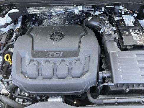 Used 2024 Volkswagen Tiguan SE R-Line image 32