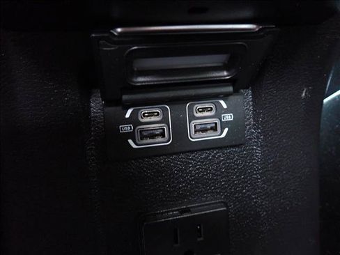 Used 2021 Jeep Gladiator Overland AWD/4WD image 12