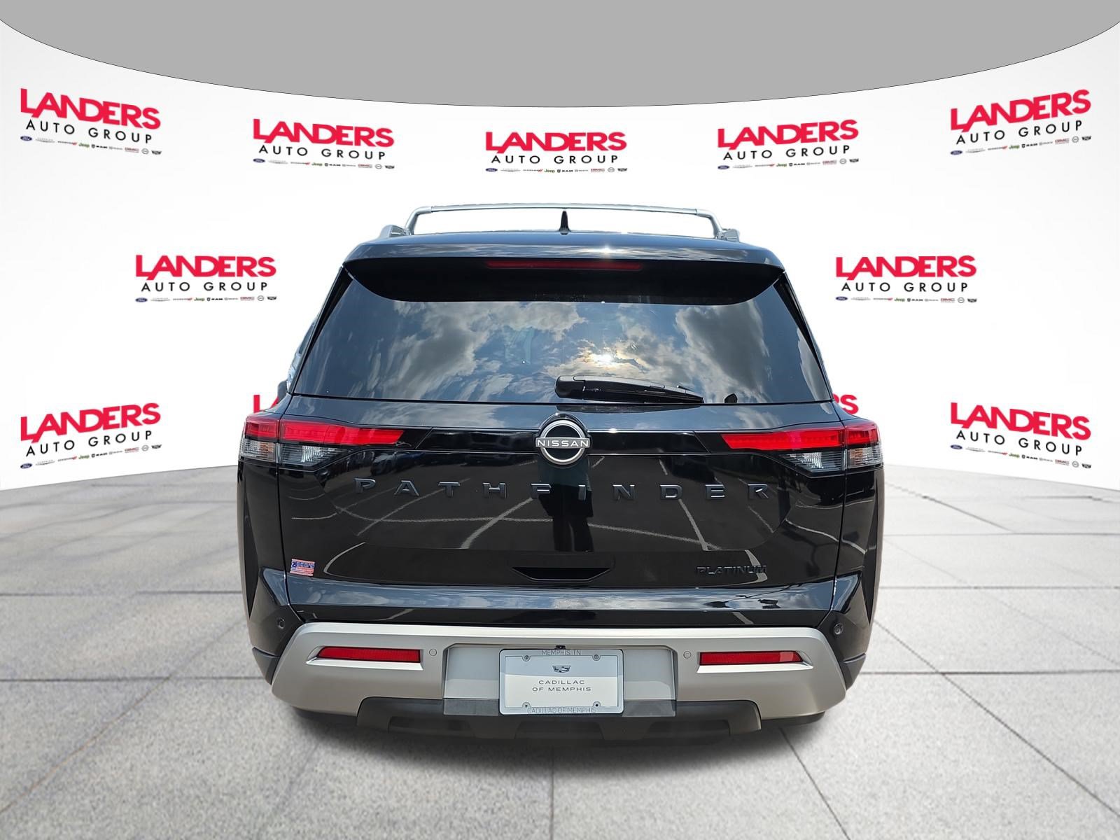 Used 2023 Nissan Pathfinder Platinum w/ Black Appearance Package FWD image 4