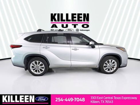 Used 2023 Toyota Highlander Limited image 9