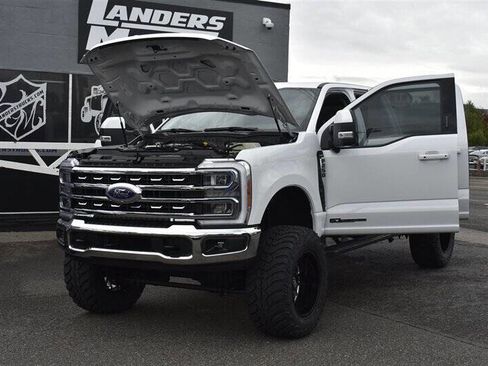 Used 2023 Ford F250 Lariat w/ FX4 Off-Road Package image 30