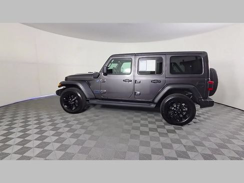 Used 2025 Jeep Wrangler Unlimited Sahara AWD/4WD image 47