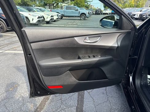 Used 2023 Kia Forte LXS image 20