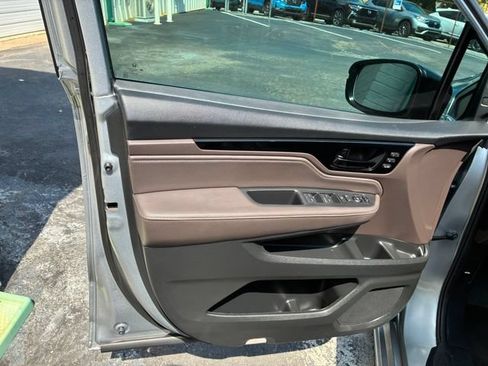 Used 2024 Honda Odyssey Touring image 13