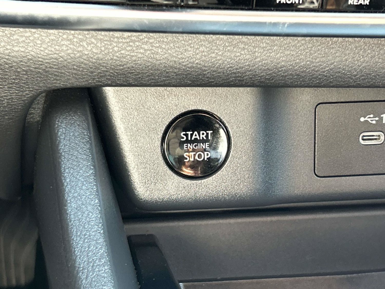 Used 2025 Nissan Rogue SV AWD/4WD image 38