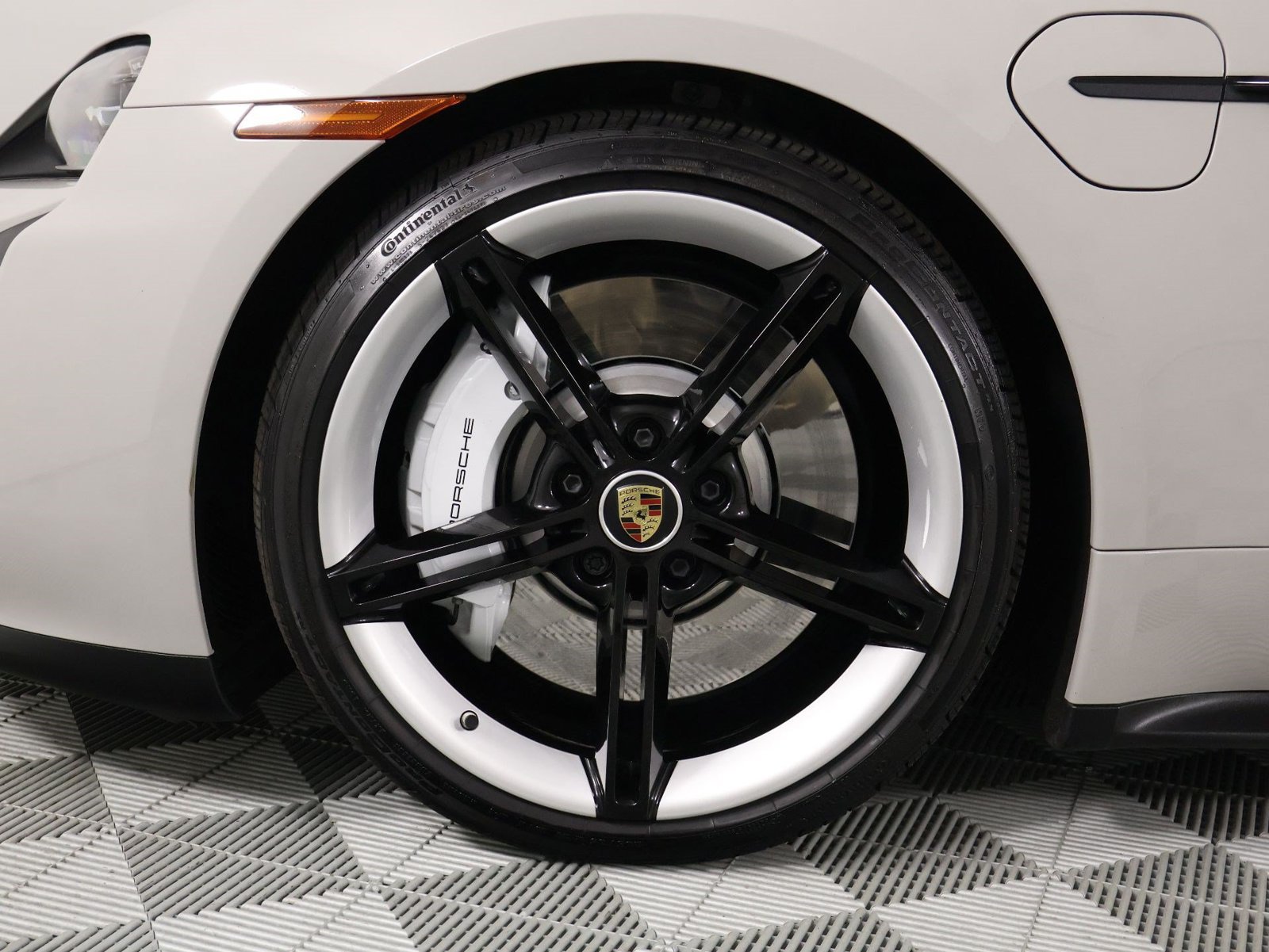 Certified 2023 Porsche Taycan GTS AWD/4WD image 29