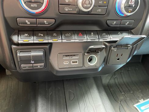 Used 2022 GMC Sierra 1500 SLT w/ Driver Alert Package II image 12