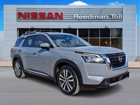 Used 2022 Nissan Pathfinder Platinum w/ Cargo Package image 1
