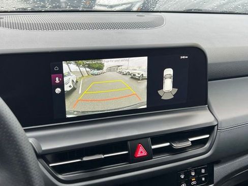 Certified 2025 Kia Seltos SX w/ SX Sunroof Package image 24