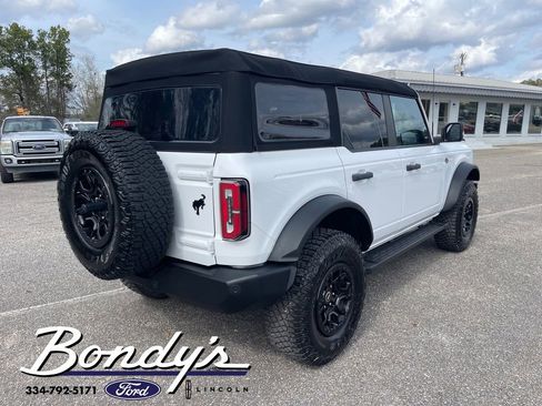 Used 2024 Ford Bronco Wildtrak image 15